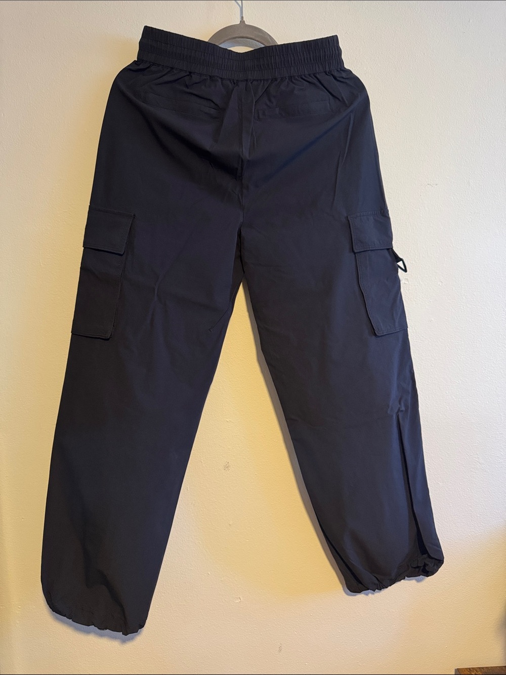 Fabletics Heights Cargo Pants in Navy, Size S - Picture 8 of 8